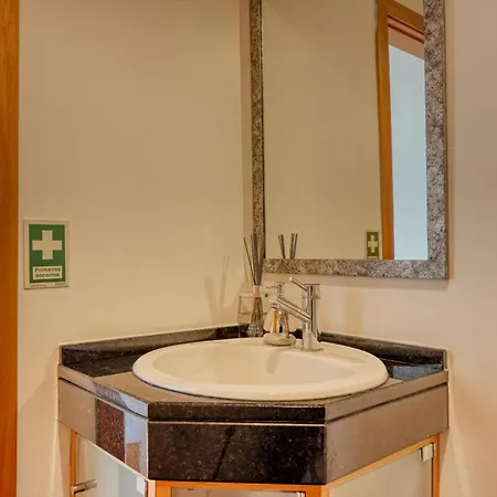 58, A In Madeira * Santa Cruz (Madeira)